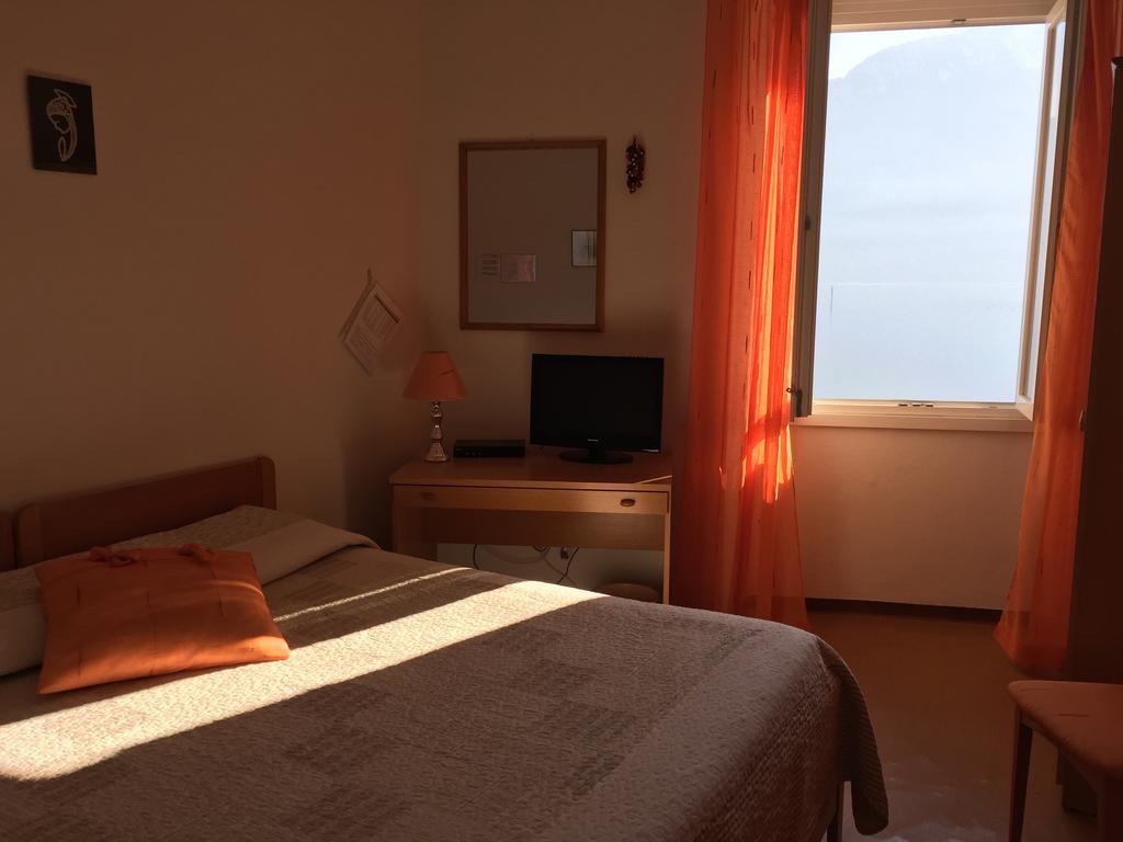 Hotel Plinio Lenno Luaran gambar